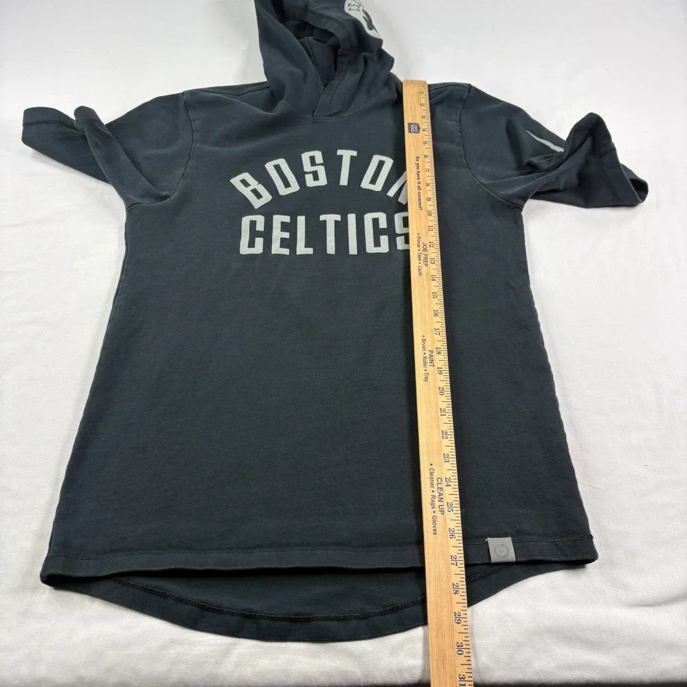 Boston Celtics Nike Hoodie‎ Mens Medium Black Short Sleeve Pullover NBA
